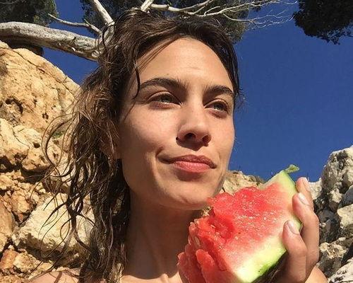 娱乐圈吃瓜图片素材库,吃瓜图片素材库大曝光